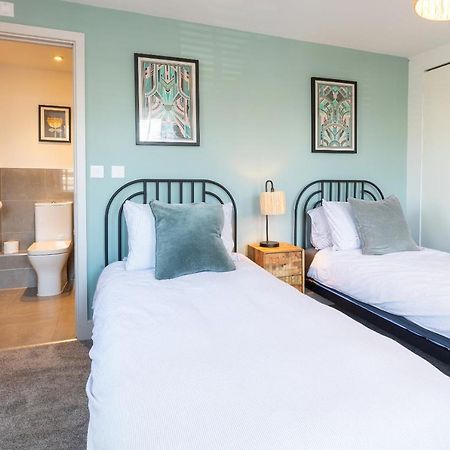 X-Large Two Bedroom & Two Bathroom Apartment With Free Evening Parking Southampton Kültér fotó