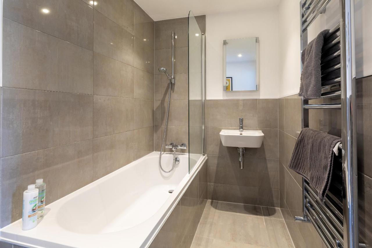 X-Large Two Bedroom & Two Bathroom Apartment With Free Evening Parking Southampton Kültér fotó