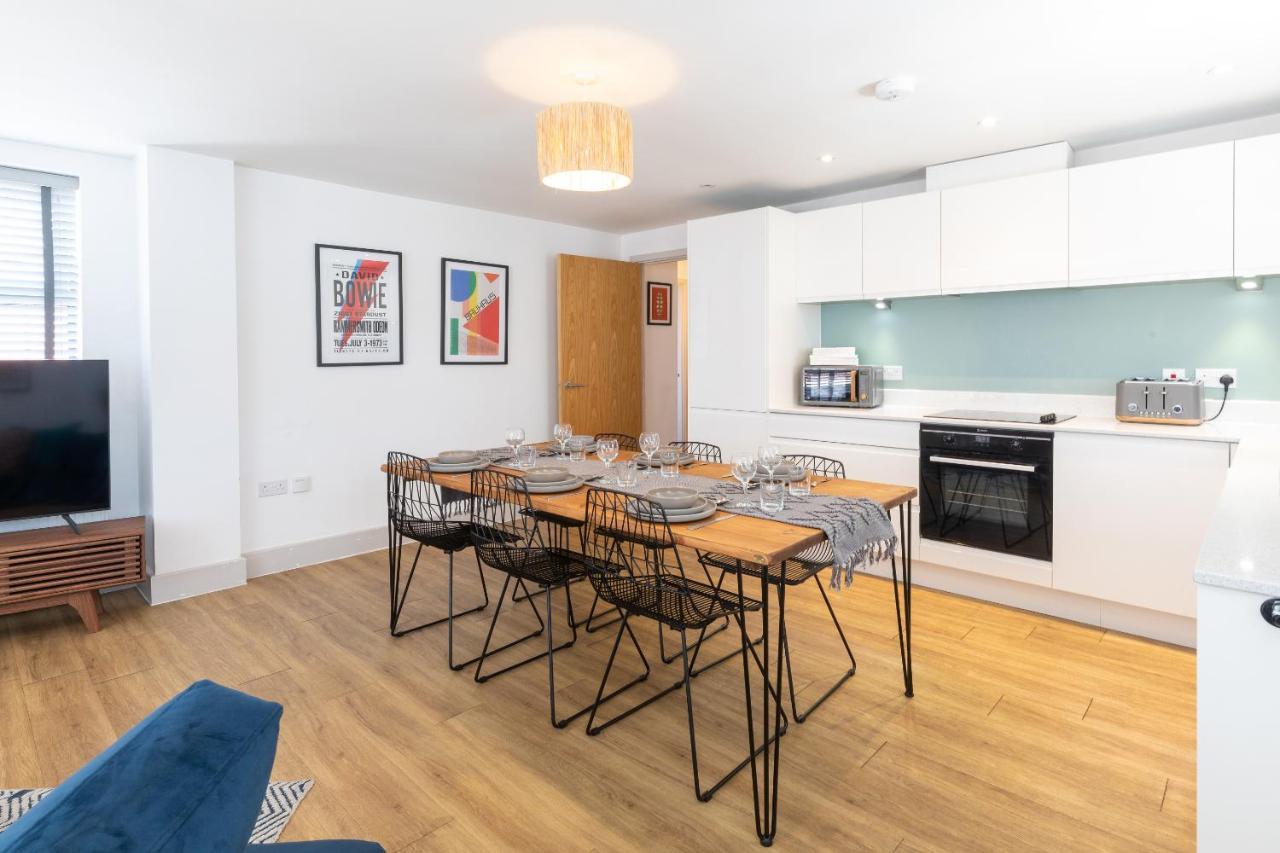 X-Large Two Bedroom & Two Bathroom Apartment With Free Evening Parking Southampton Kültér fotó