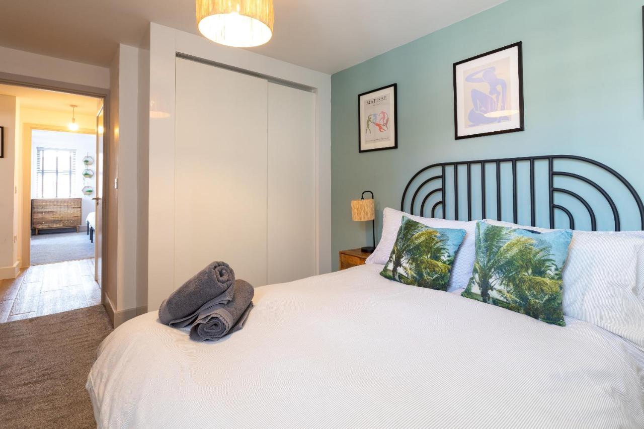 X-Large Two Bedroom & Two Bathroom Apartment With Free Evening Parking Southampton Kültér fotó