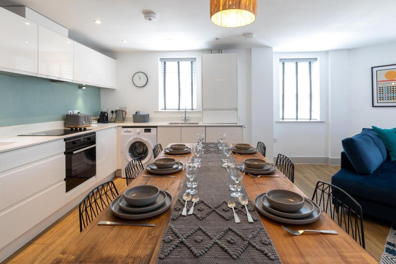 X-Large Two Bedroom & Two Bathroom Apartment With Free Evening Parking Southampton Kültér fotó